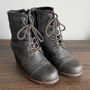Esprit Charcoal Lace-Up Boots